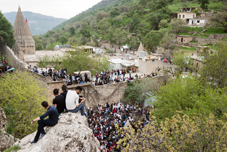 18/04/2017 - Lalish, Iraq: During the „Carşema Sor“ New Year festival thousands of people make a pilgrimage to the central sanctuary of the Yazidis. Every Yazidi should make a pilgrimage to Lalish at least once in his lifetime.